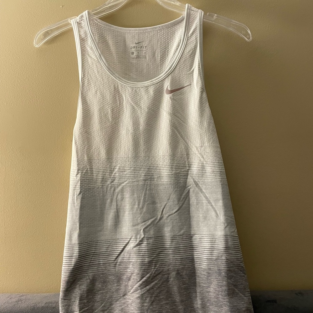 Nike running tank size small. NWT